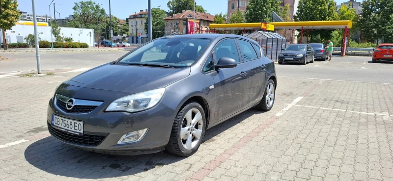 Opel Astra J, снимка 4 - Автомобили и джипове - 51165706