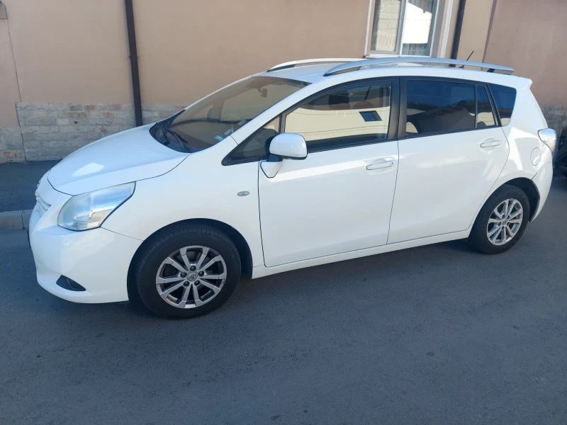 Toyota Verso, снимка 10 - Автомобили и джипове - 52820921