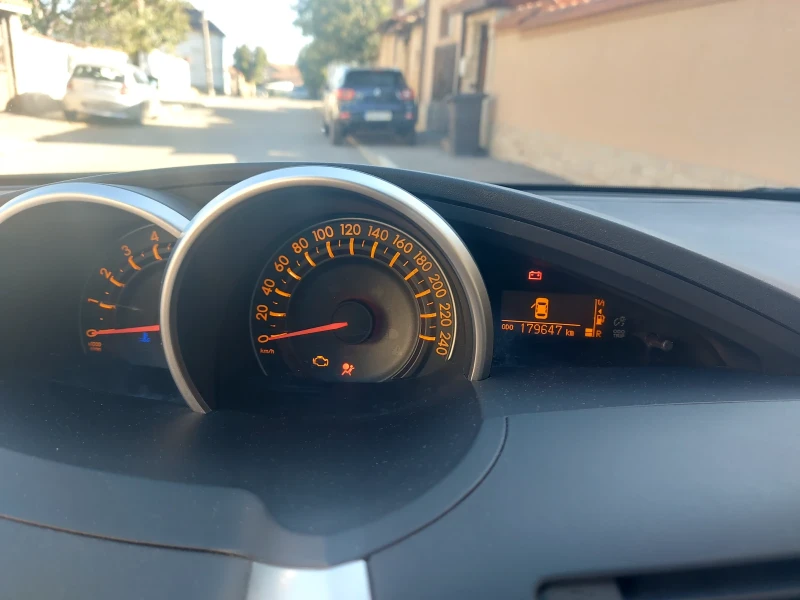 Toyota Verso, снимка 5 - Автомобили и джипове - 52820921