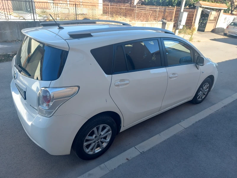 Toyota Verso, снимка 13 - Автомобили и джипове - 52820921