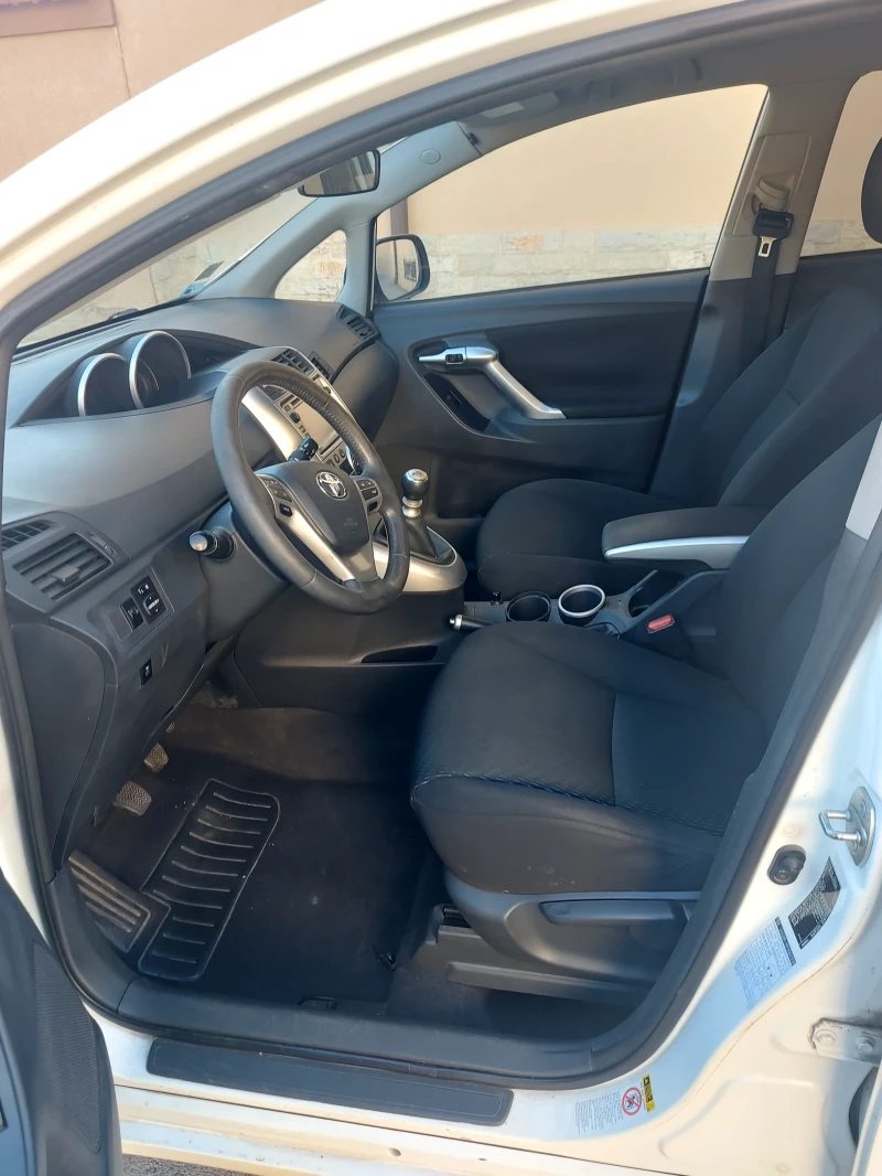 Toyota Verso, снимка 4 - Автомобили и джипове - 52820921