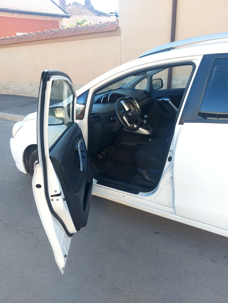 Toyota Verso, снимка 3 - Автомобили и джипове - 52820921