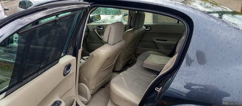 Renault Megane 1.9DCI СЕДАН УНИКАЛЕН , снимка 11 - Автомобили и джипове - 52170906