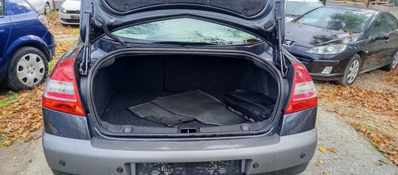 Renault Megane 1.9DCI СЕДАН УНИКАЛЕН , снимка 15 - Автомобили и джипове - 52170906