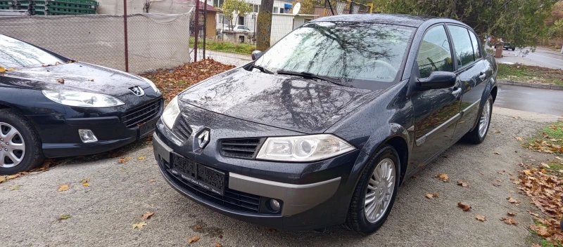 Renault Megane 1.9DCI СЕДАН УНИКАЛЕН , снимка 3 - Автомобили и джипове - 52170906