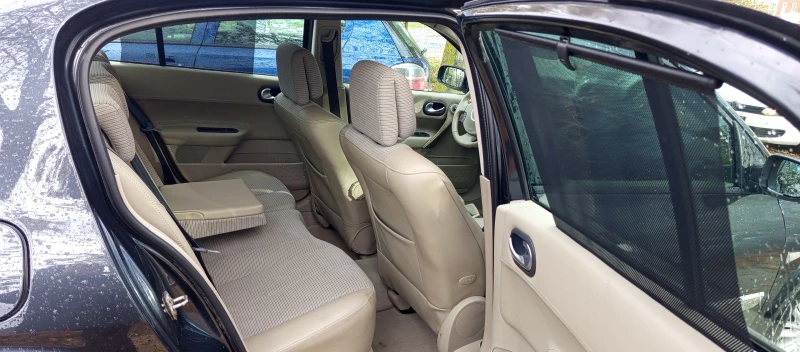 Renault Megane 1.9DCI СЕДАН УНИКАЛЕН , снимка 12 - Автомобили и джипове - 52170906