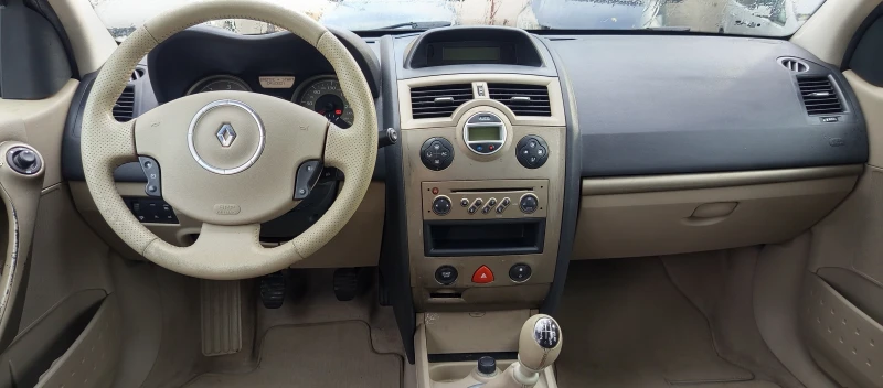 Renault Megane 1.9DCI СЕДАН УНИКАЛЕН , снимка 13 - Автомобили и джипове - 52170906