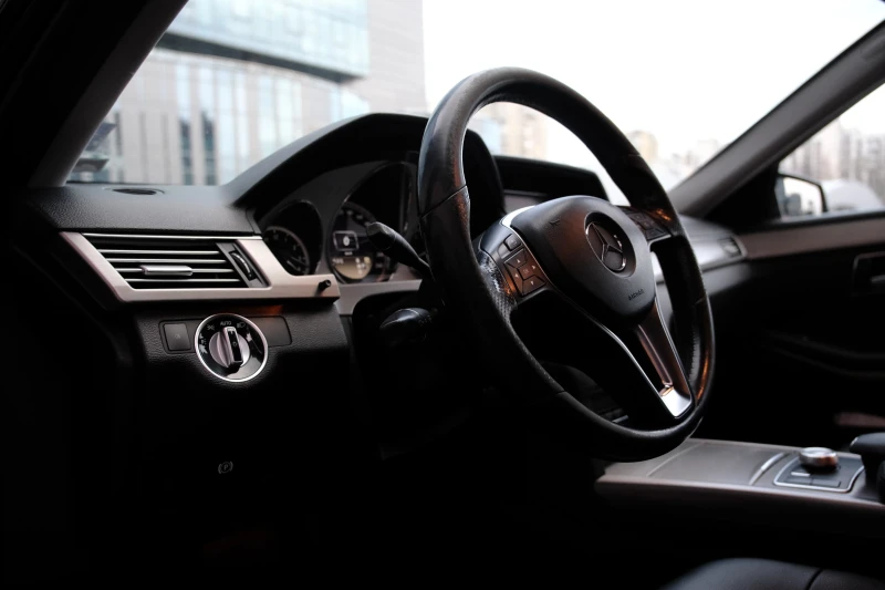 Mercedes-Benz E 350 4Matic 265кс Avantgarde ILS, снимка 13 - Автомобили и джипове - 52645473