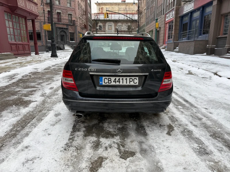Mercedes-Benz C 250 4 matic, снимка 2 - Автомобили и джипове - 53045211
