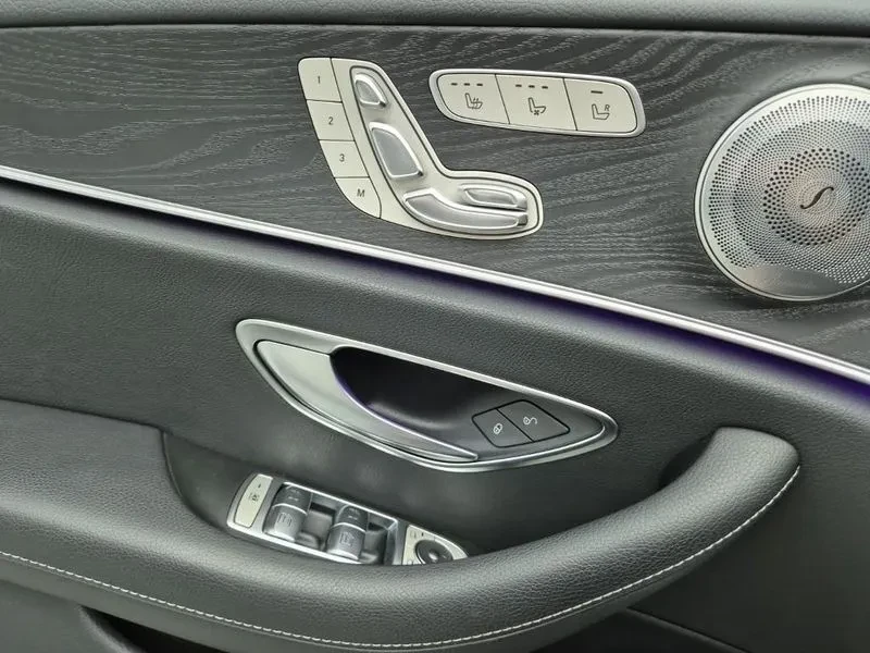 Mercedes-Benz E 300 4MATIC - САМО 30% АВАНС, снимка 14 - Автомобили и джипове - 56266491