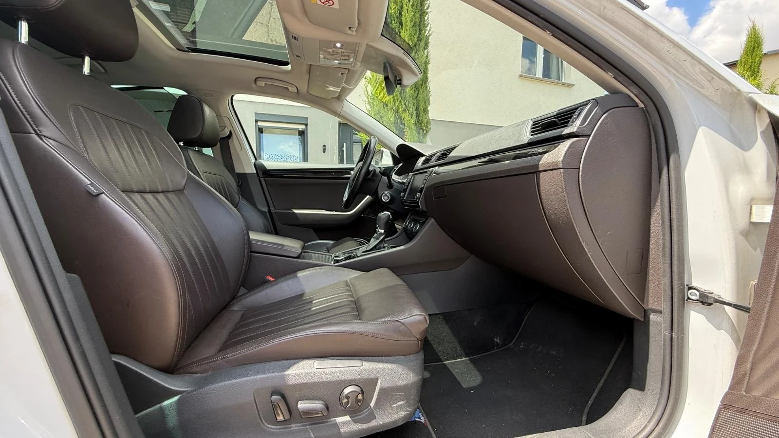 Skoda Superb Skoda Superb 2.0 TDI LAURIN& KLEMENT 4x4 DSG AUTOM - изображение 4