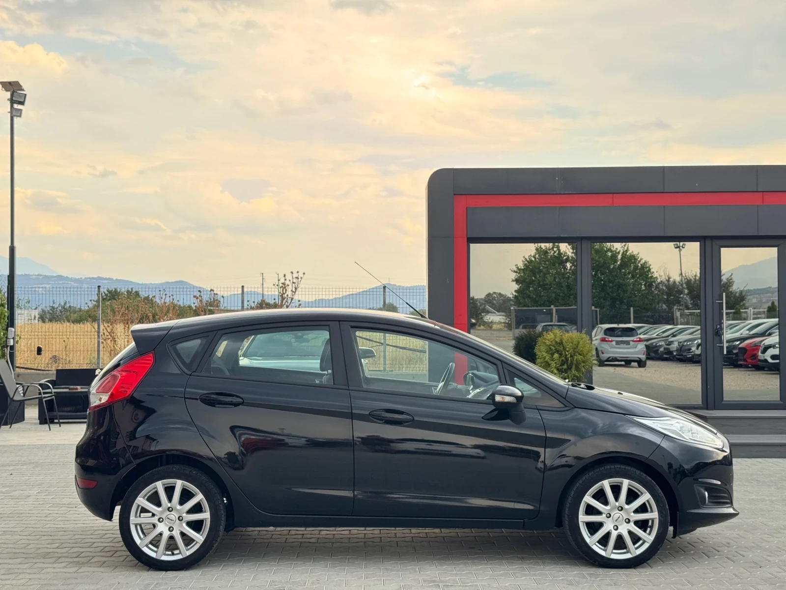 Ford Fiesta 1.5TDCI SPORT LED SERVIZ - изображение 6
