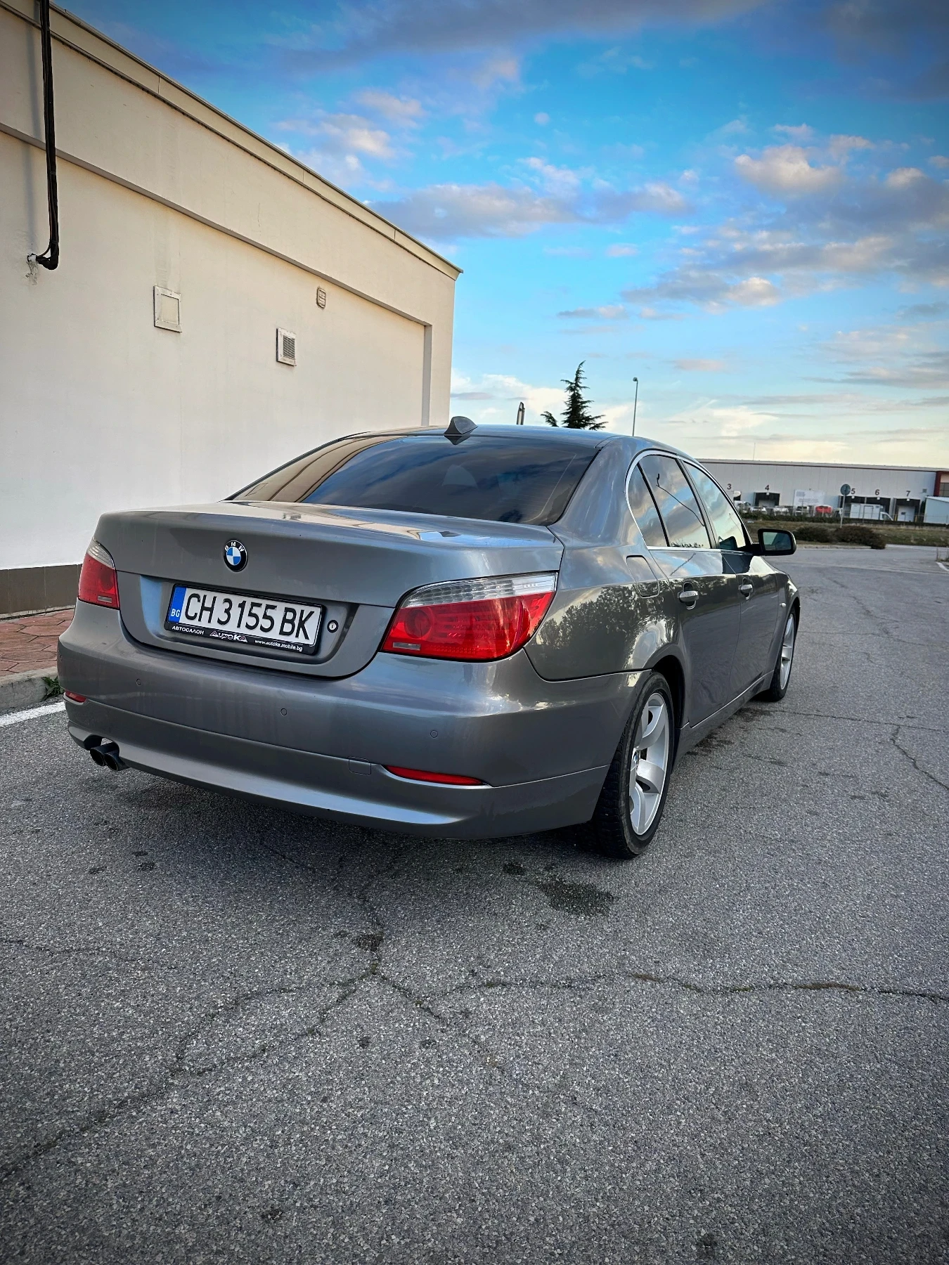 BMW 523  - изображение 6