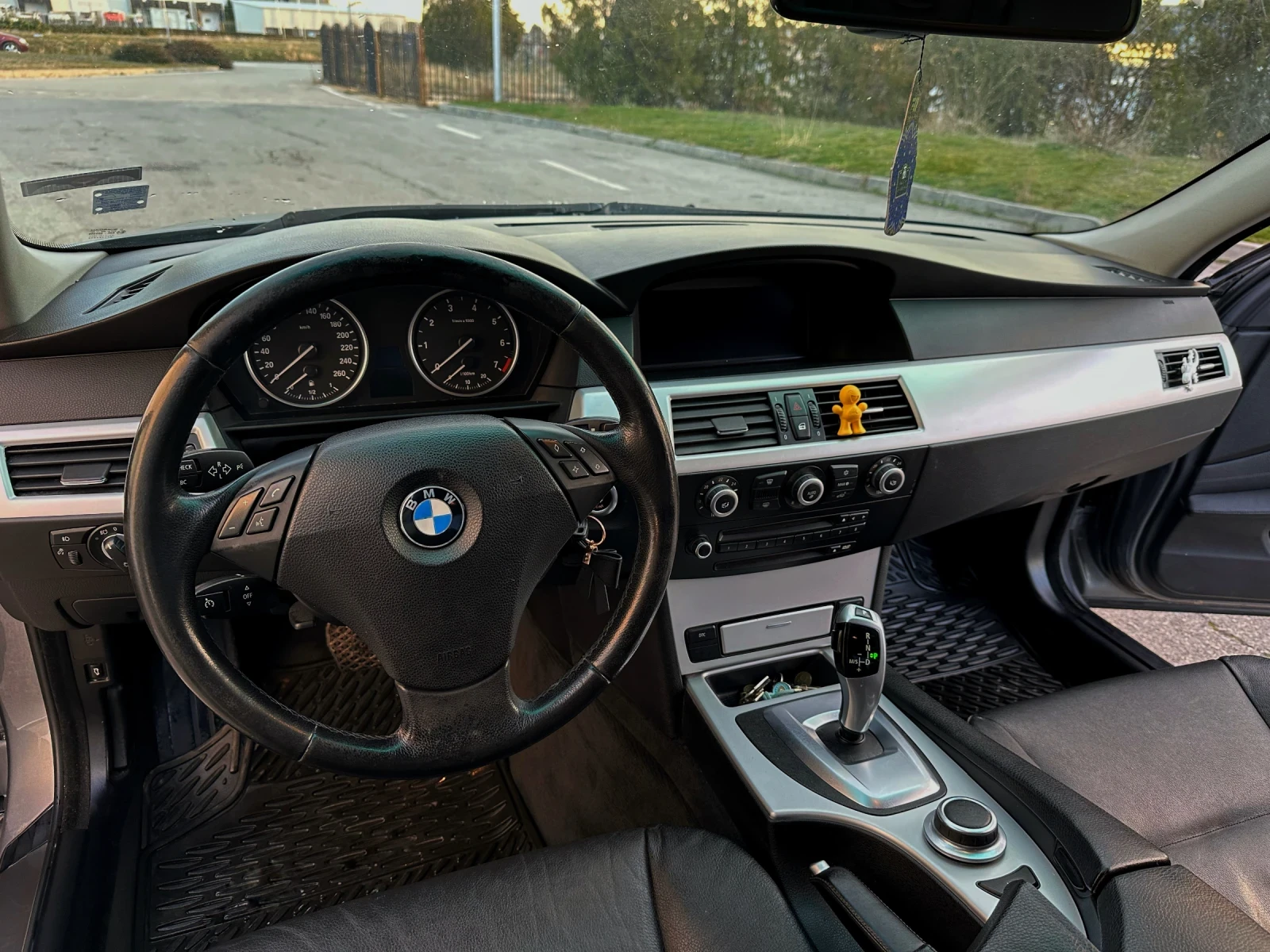 BMW 523  - изображение 8