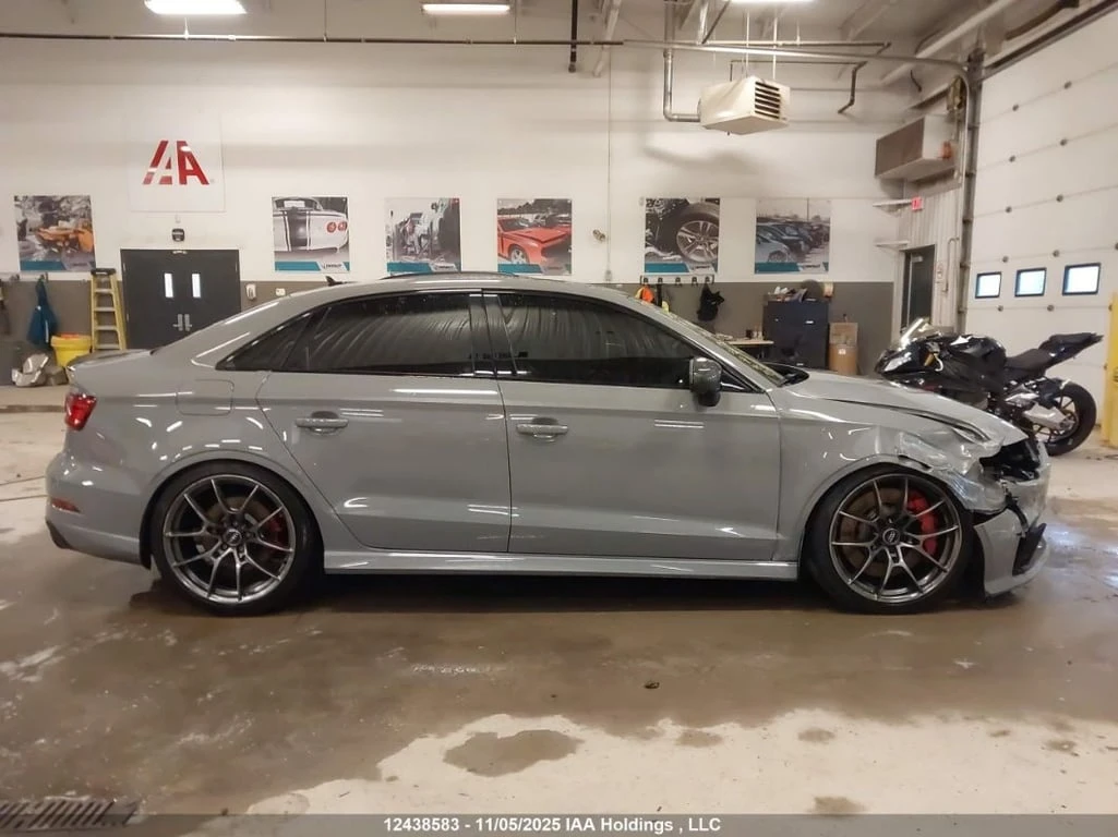 Audi Rs3 * CARFAX *    | Mobile.bg   13