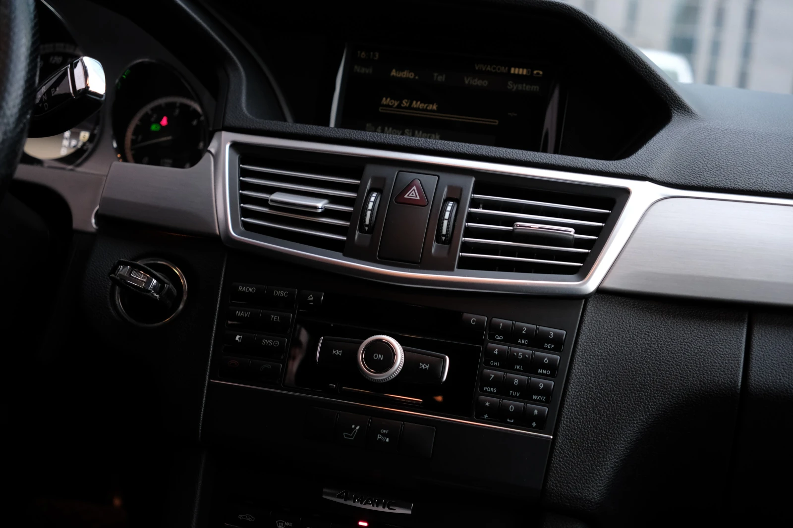 Mercedes-Benz E 350 4Matic 265кс Avantgarde ILS - изображение 8