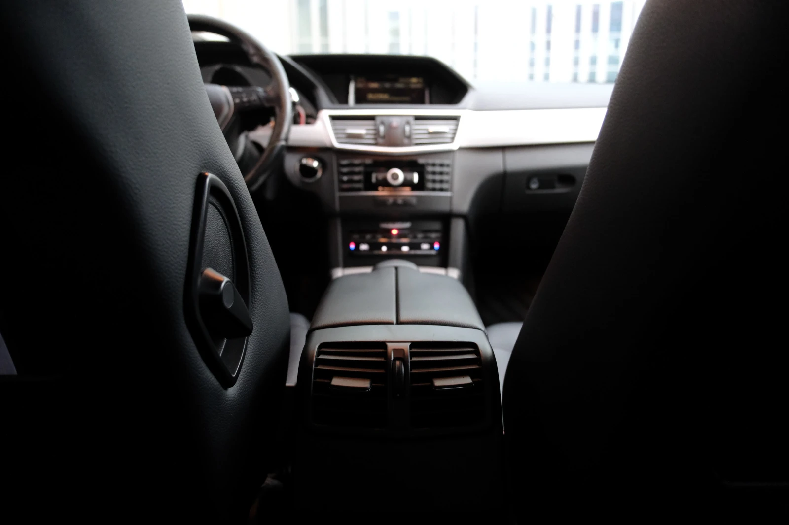 Mercedes-Benz E 350 4Matic 265кс Avantgarde ILS - изображение 9