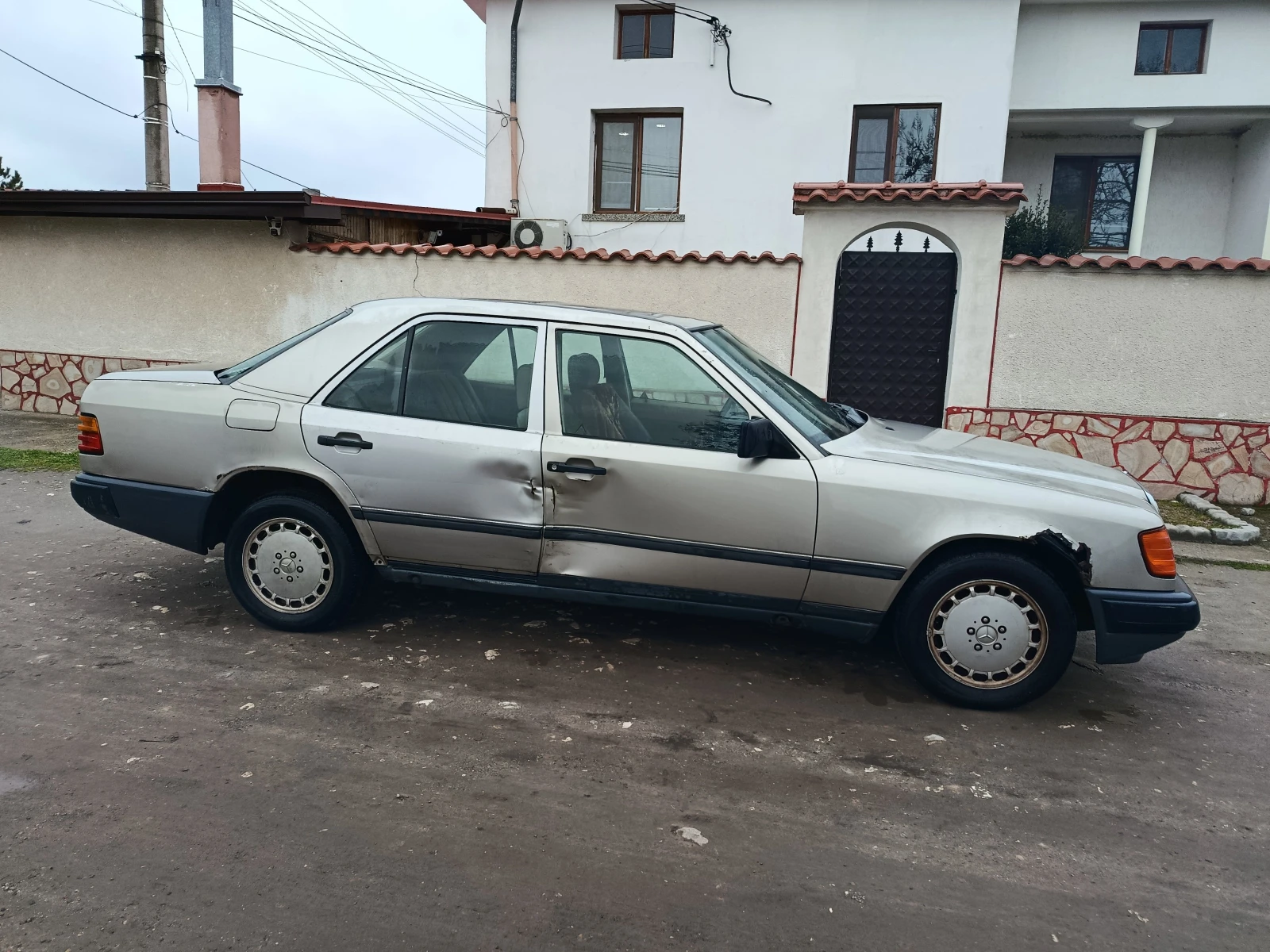 Mercedes-Benz 124 2.5 ����� | Mobile.bg � ����������� 4
