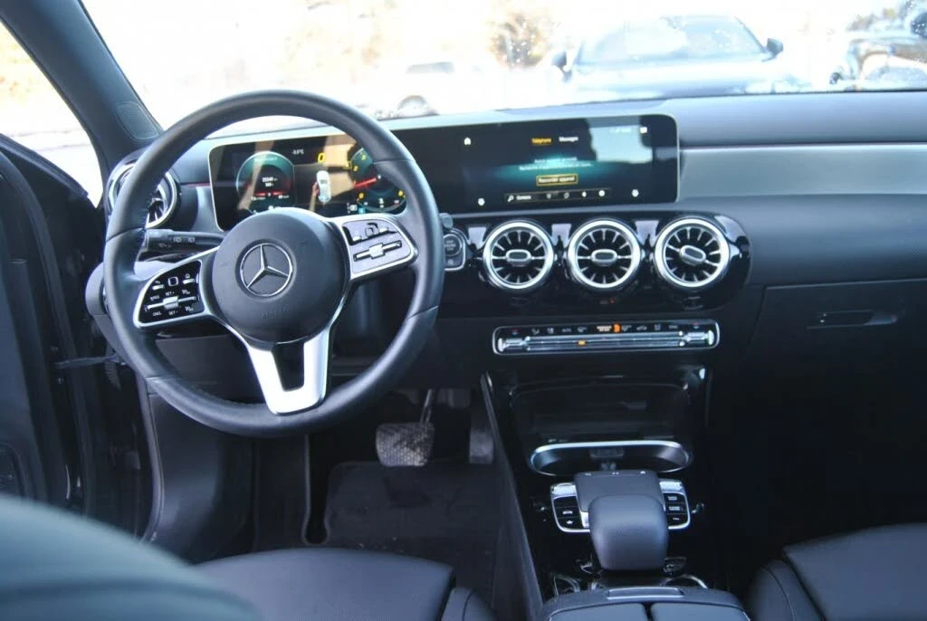 Mercedes-Benz A 250 Hatchback AWD Авто Кредит (ЦЕНА ДО БГ), снимка 5 - Автомобили и джипове - 53839588