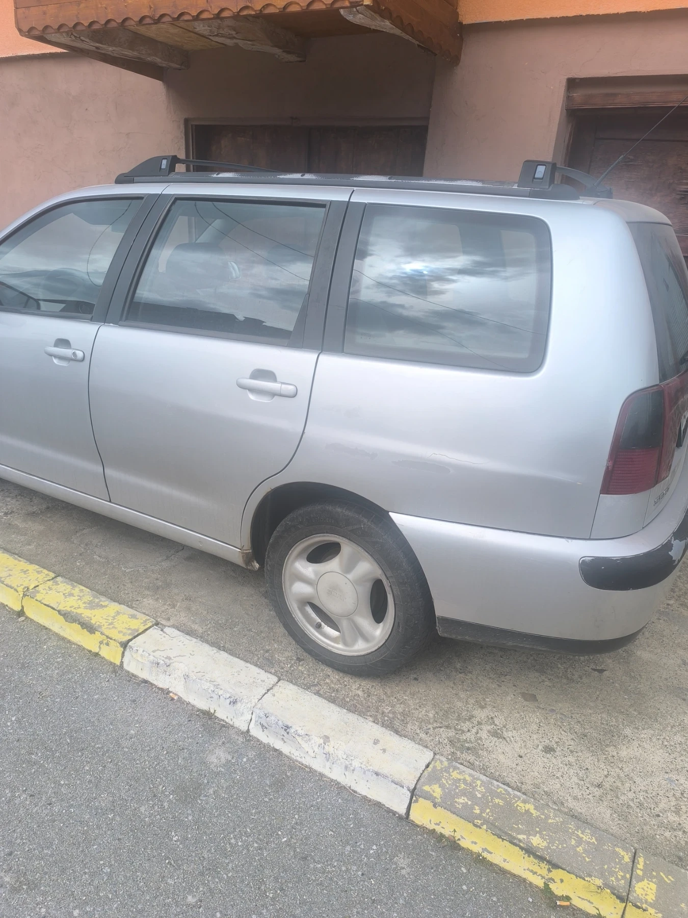 Seat Cordoba, снимка 7 - Автомобили и джипове - 53906047