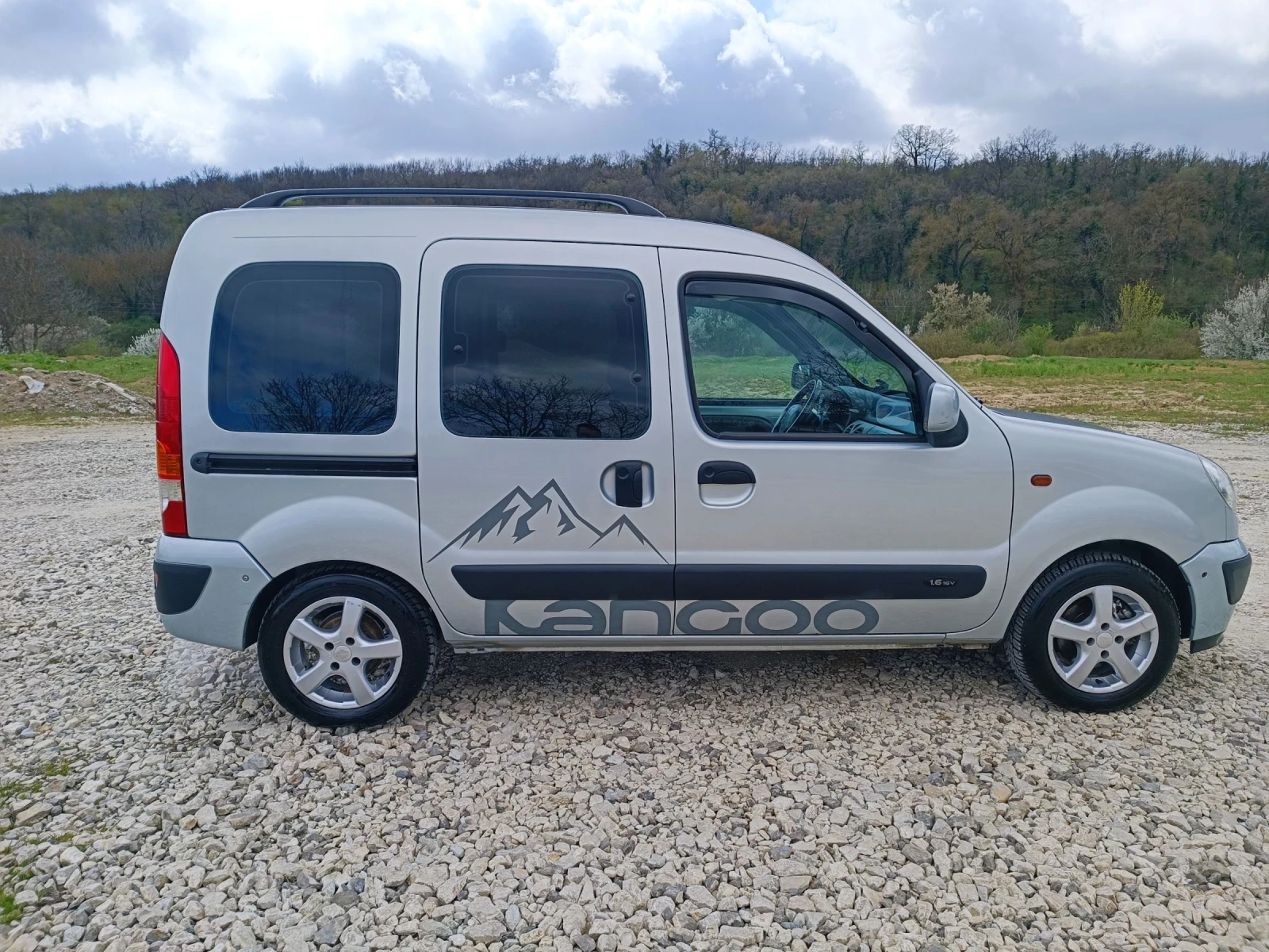Renault Kangoo 1.6i-95кс-ГАЗ/БЕНЗИН, снимка 3 - Автомобили и джипове - 54160552