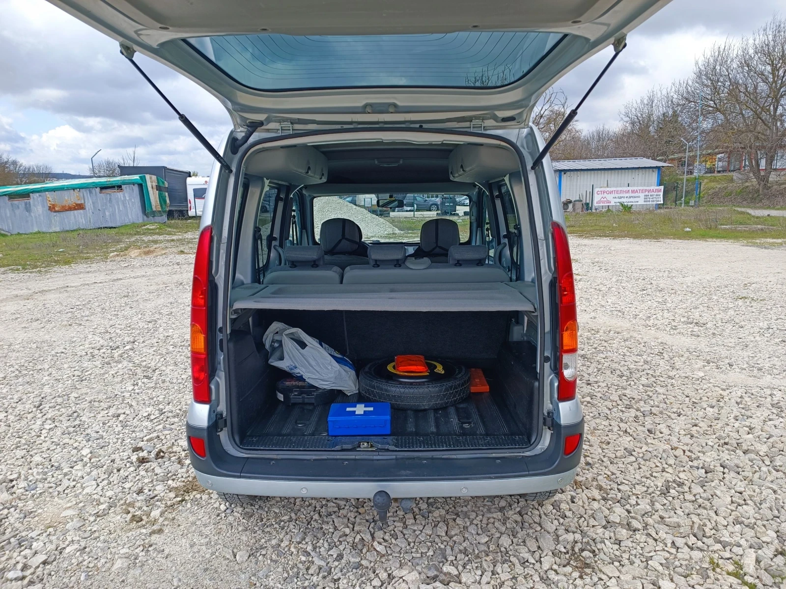 Renault Kangoo 1.6i-95кс-ГАЗ/БЕНЗИН, снимка 6 - Автомобили и джипове - 54160552