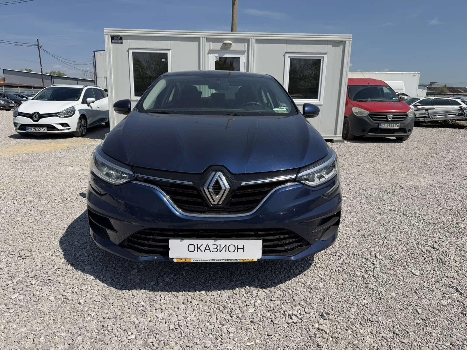 Renault Megane 1.3TCe Sedan 140k.c., снимка 3 - Автомобили и джипове - 54358103