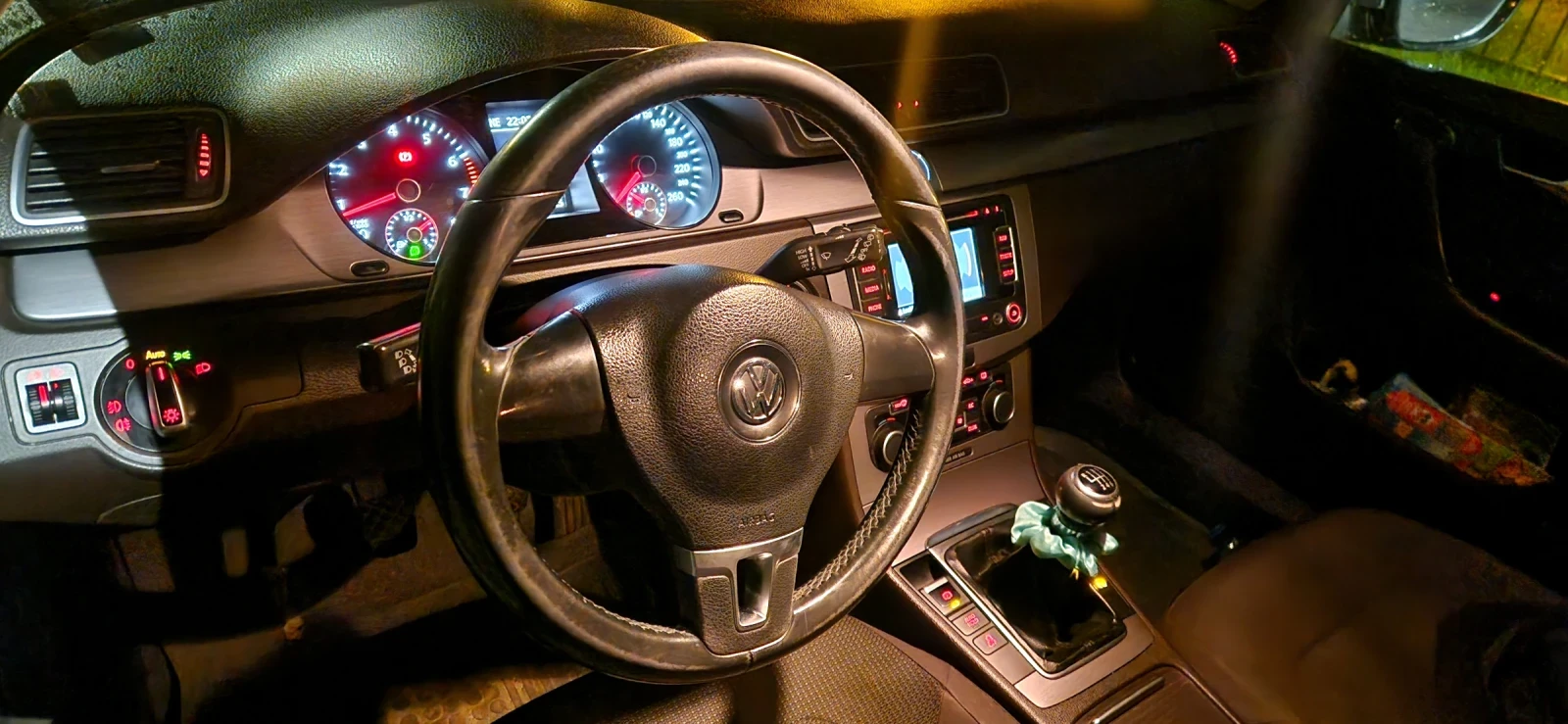 VW Passat Фабричен метан!!!, снимка 9 - Автомобили и джипове - 54420582
