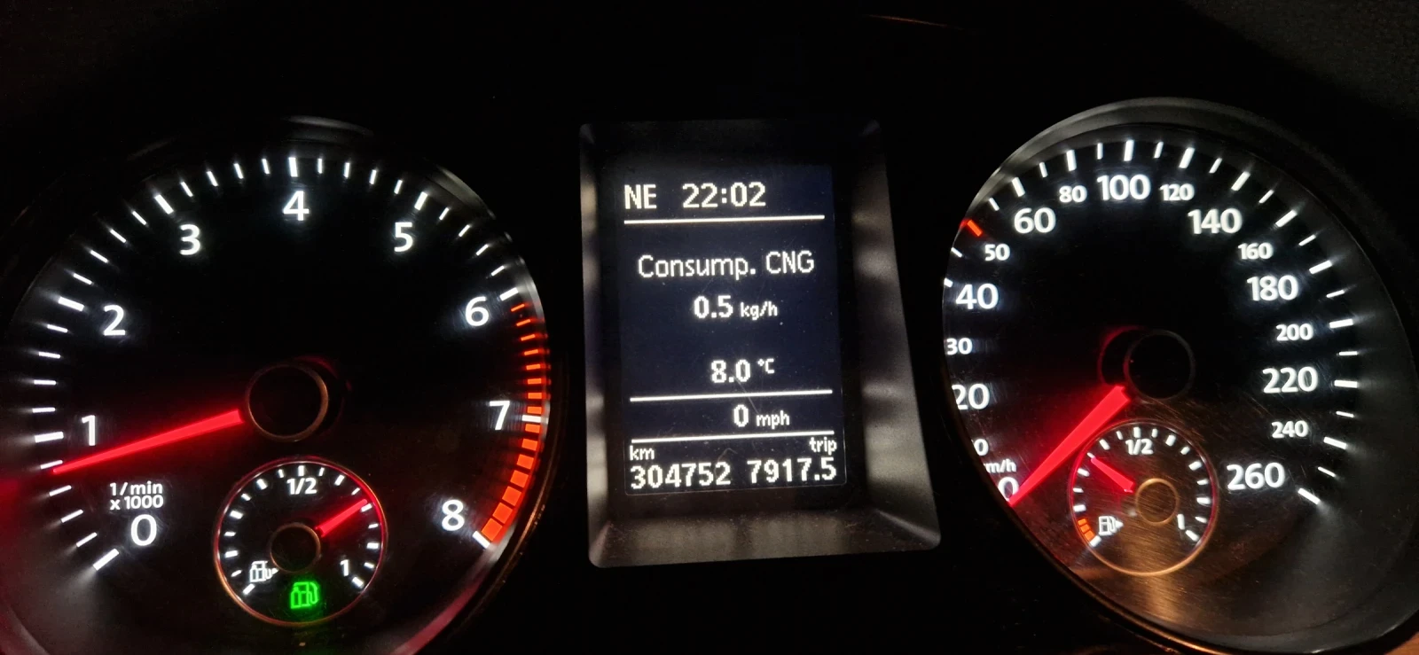 VW Passat Фабричен метан!!!, снимка 8 - Автомобили и джипове - 54420582