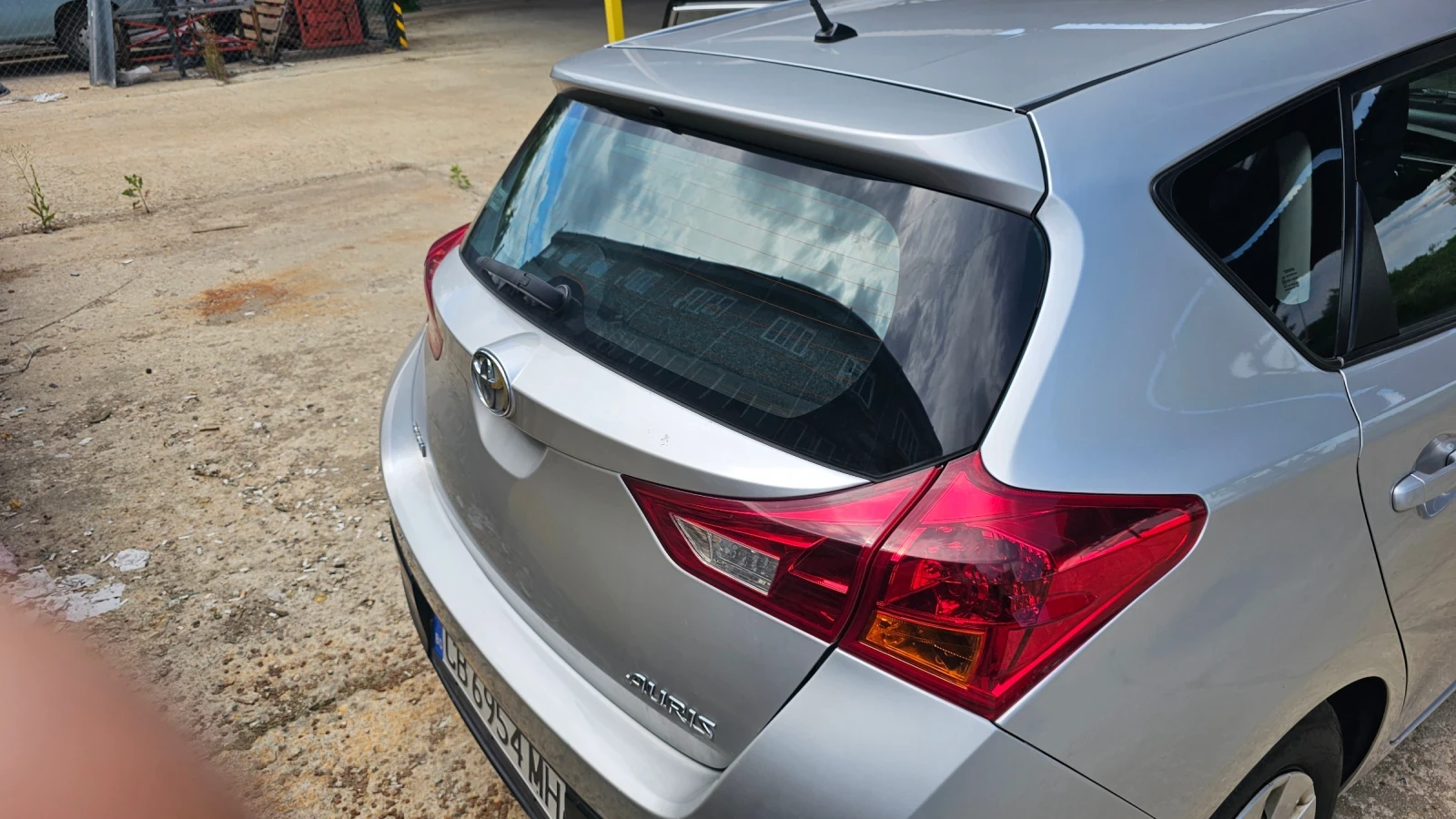 Toyota Auris, снимка 6 - Автомобили и джипове - 54944045