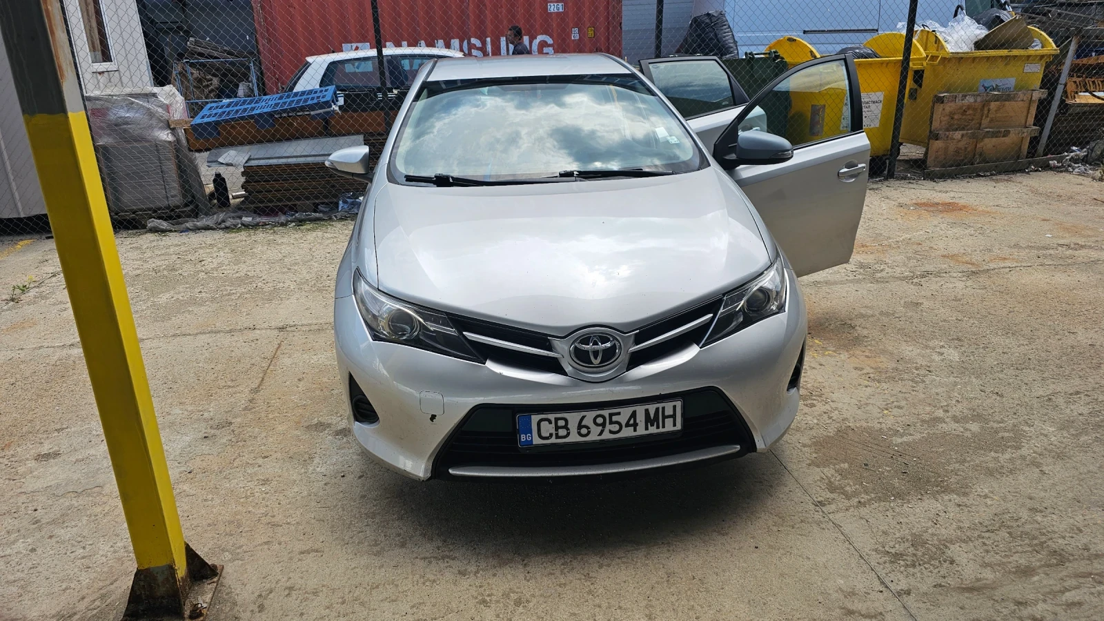 Toyota Auris, снимка 7 - Автомобили и джипове - 54944045