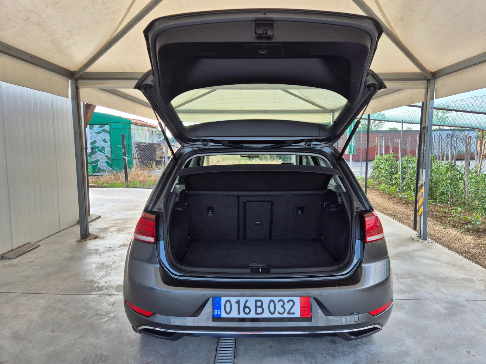 VW Golf 1.6TDI* 7.5* AUTOMAT* NAVI* , снимка 15 - Автомобили и джипове - 55157320