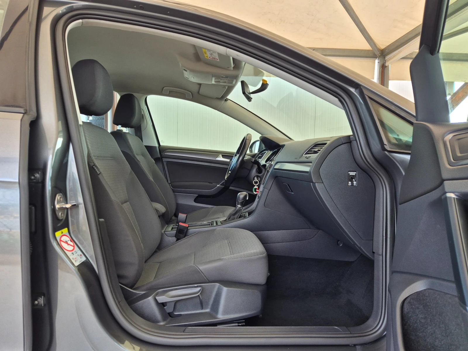 VW Golf 1.6TDI* 7.5* AUTOMAT* NAVI* , снимка 10 - Автомобили и джипове - 55157320