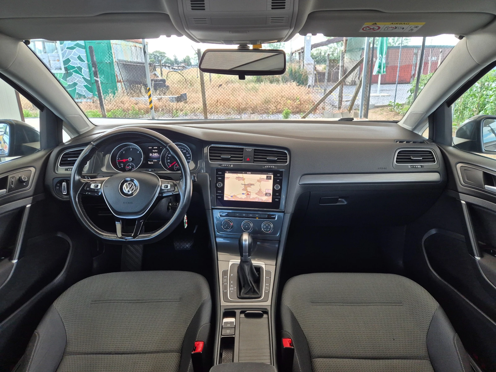 VW Golf 1.6TDI* 7.5* AUTOMAT* NAVI* , снимка 12 - Автомобили и джипове - 55157320