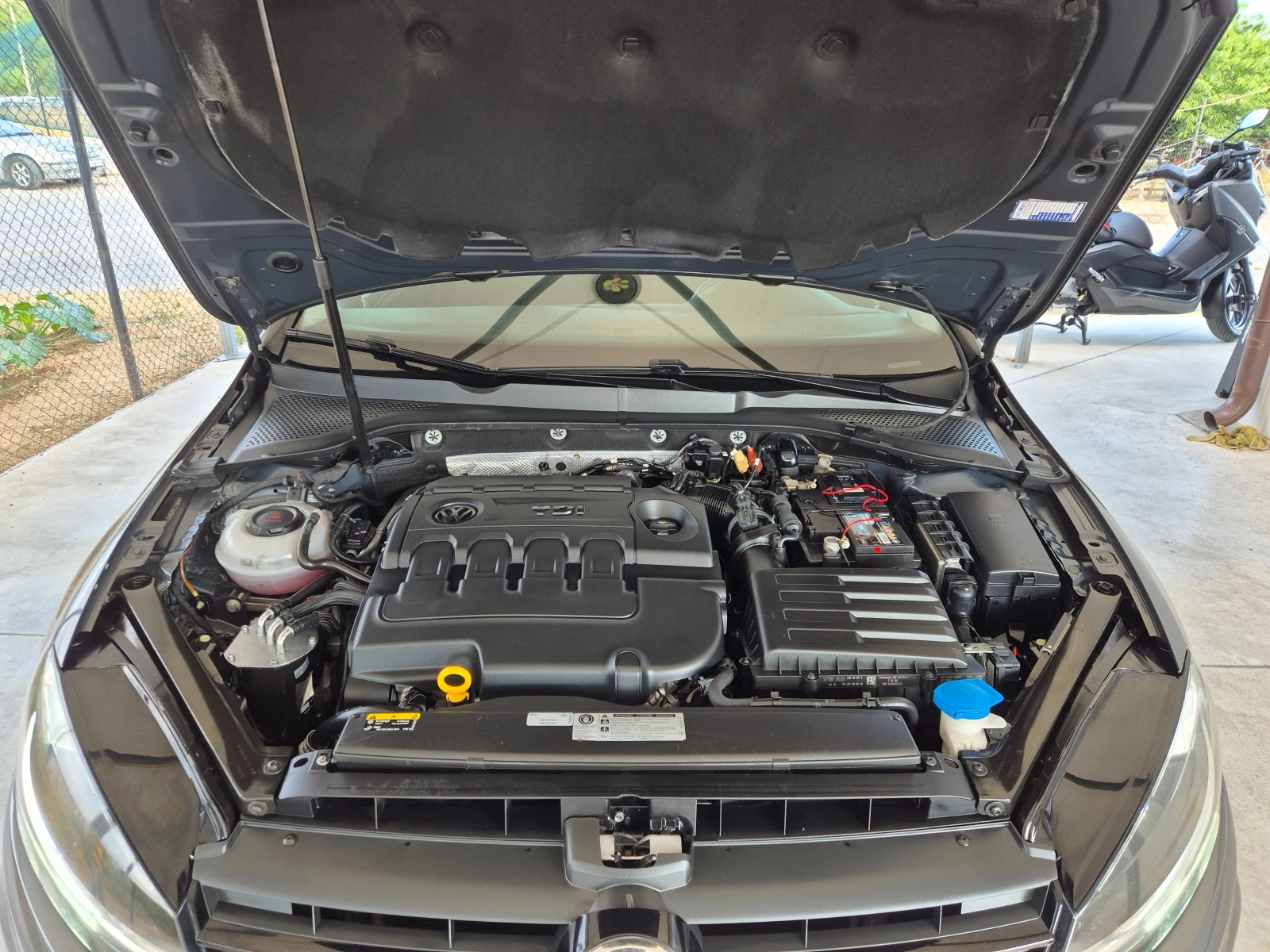 VW Golf 1.6TDI* 7.5* AUTOMAT* NAVI* , снимка 16 - Автомобили и джипове - 55157320