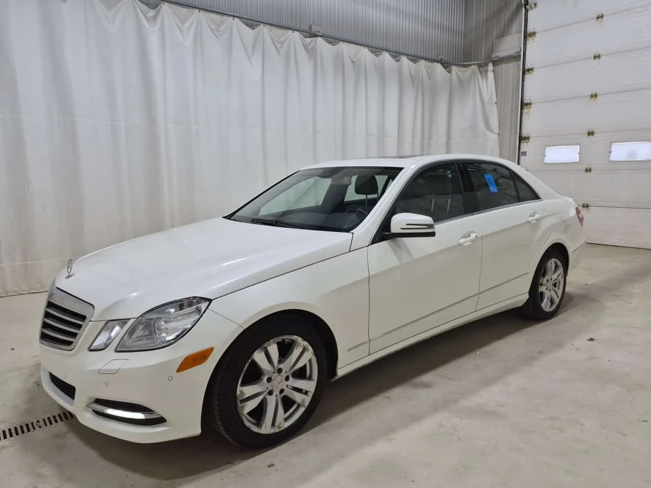 Mercedes-Benz E 300 * CARFAX * АВТОКРЕДИТ БЕЗ ПЪРВОНАЧАЛНА ВНОСКА * 