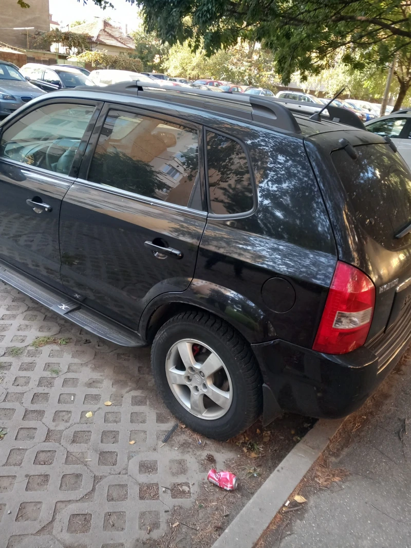 Hyundai Tucson 2.0crdi, снимка 3 - Автомобили и джипове - 48294857