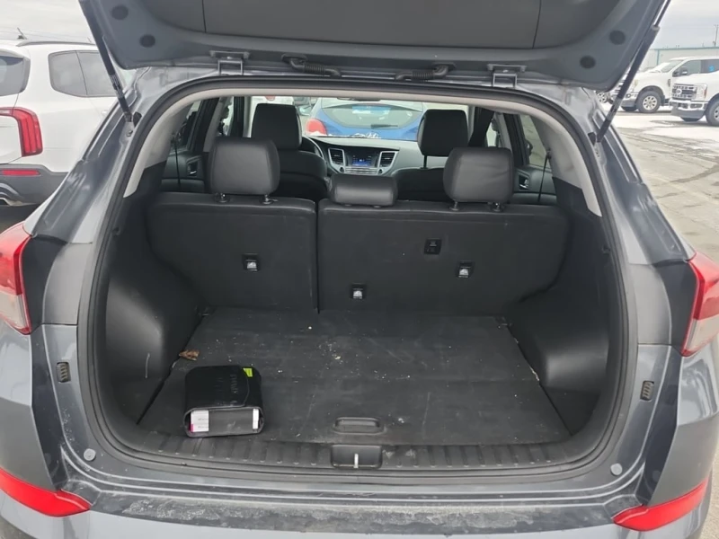 Hyundai Tucson * SE * CARFAX * ЦЕНА ДО БГ, снимка 13 - Автомобили и джипове - 53043128