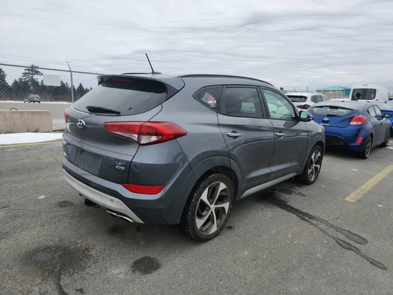 Hyundai Tucson * SE * CARFAX * ЦЕНА ДО БГ, снимка 3 - Автомобили и джипове - 53043128