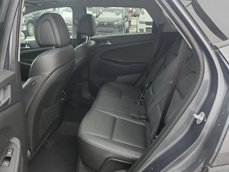 Hyundai Tucson * SE * CARFAX * ЦЕНА ДО БГ, снимка 12 - Автомобили и джипове - 53043128