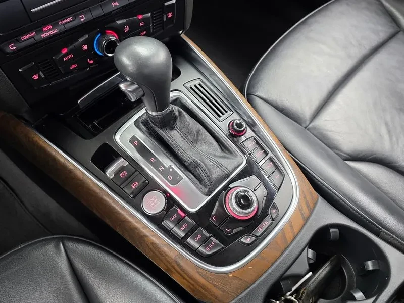 Audi Q5 3.0 TDI Quattro, снимка 9 - Автомобили и джипове - 55130850