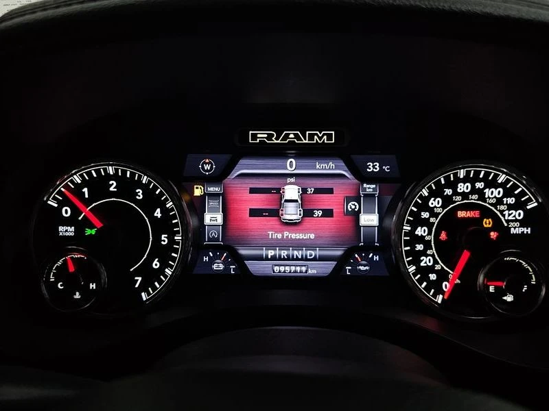 Dodge Ram 5.7 5.7 Automatic, снимка 8 - Автомобили и джипове - 55813050