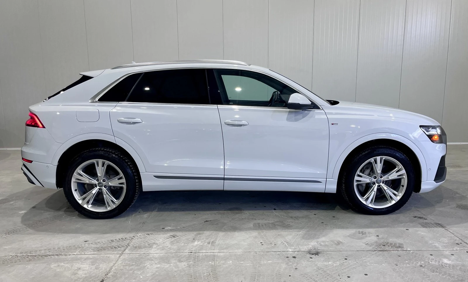 Audi Q8 55 TFSI MHEV S LINE - изображение 6