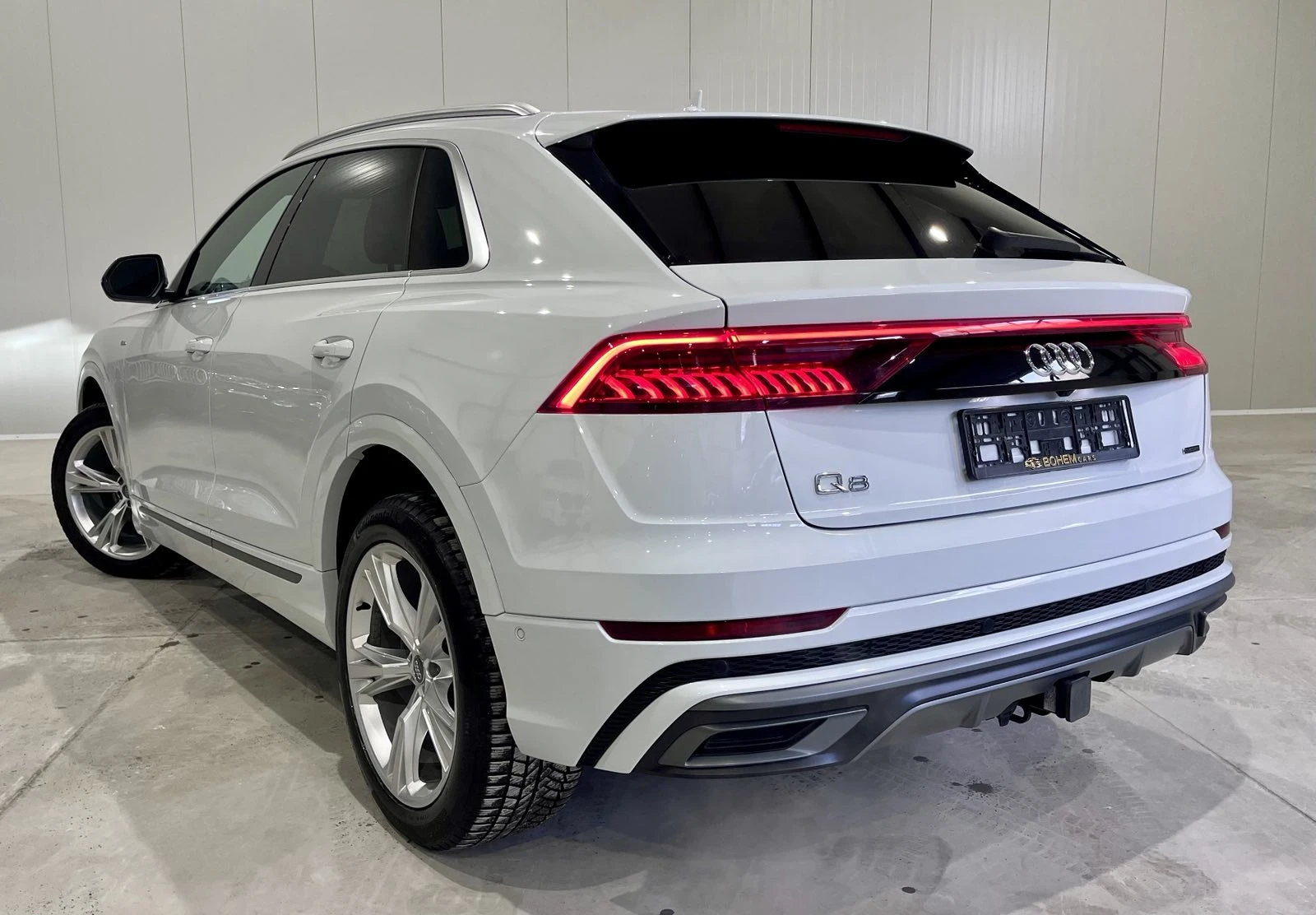 Audi Q8 55 TFSI MHEV S LINE - изображение 3
