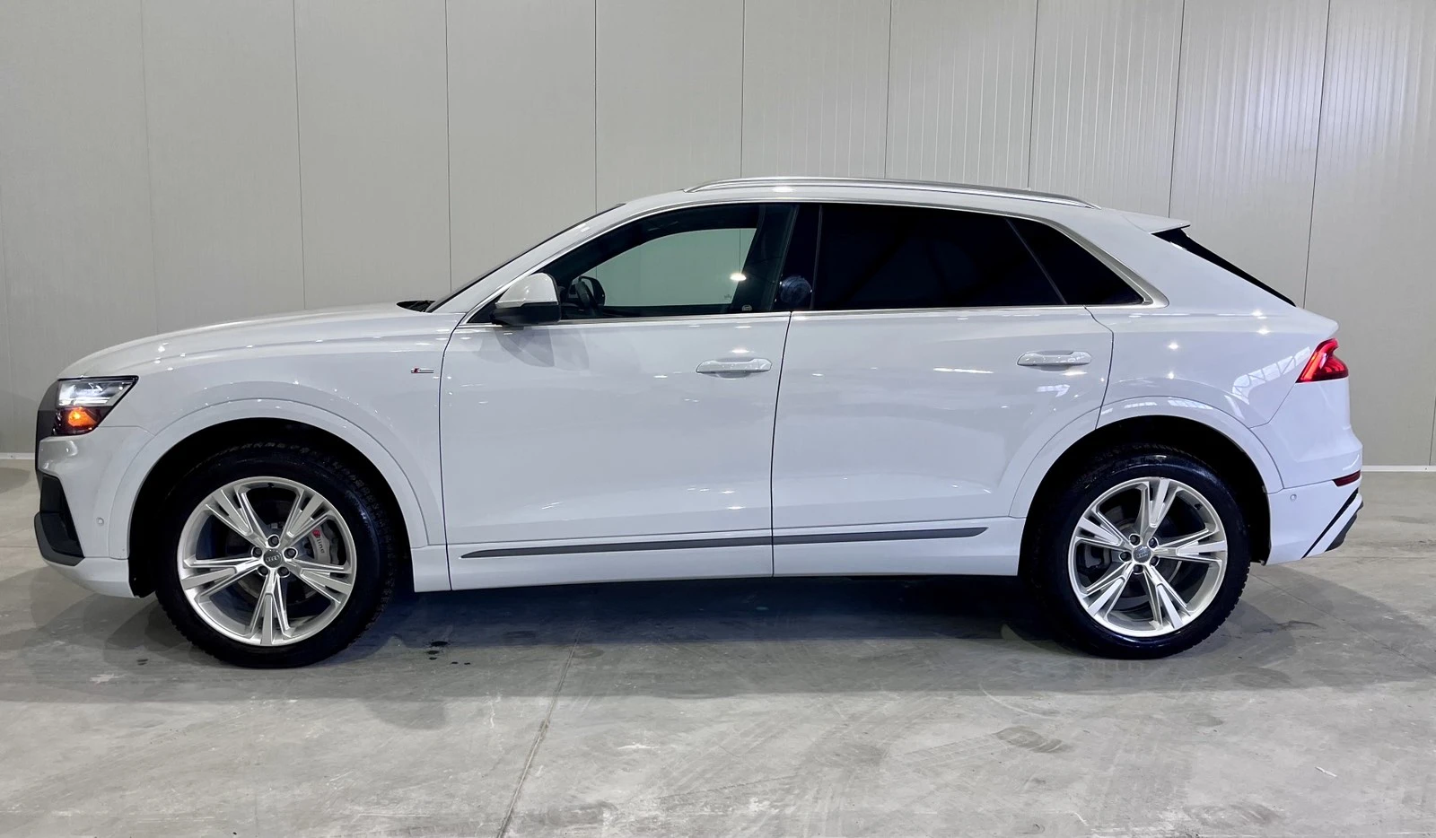 Audi Q8 55 TFSI MHEV S LINE - изображение 2