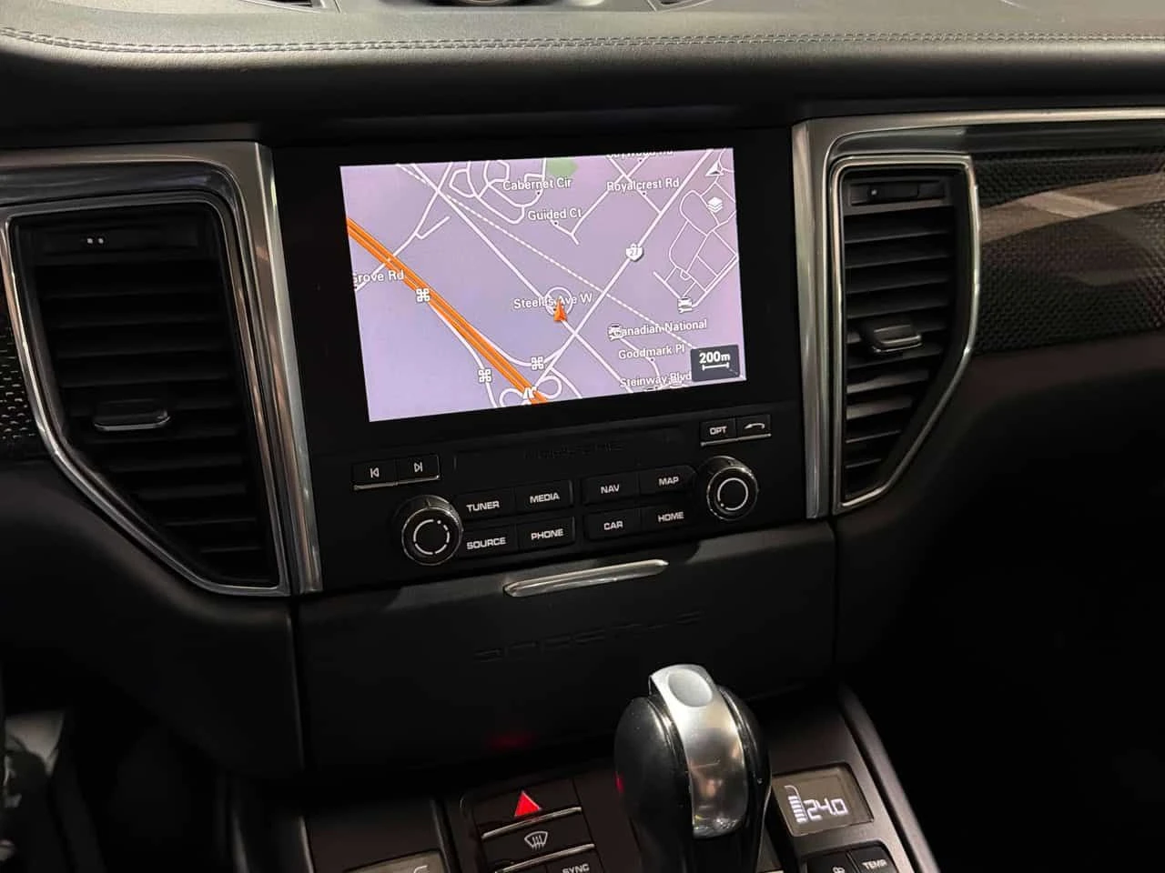 Porsche Macan * Turbo * КАРБОН* ОБДУХВАНЕ* + ГУМИ И ДЖАНТИ, снимка 9 - Автомобили и джипове - 53780356