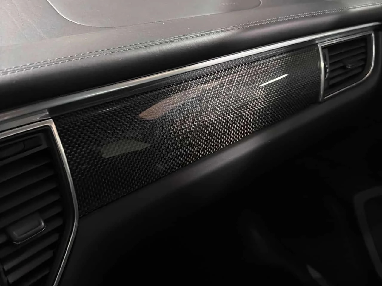 Porsche Macan * Turbo * КАРБОН* ОБДУХВАНЕ* + ГУМИ И ДЖАНТИ, снимка 10 - Автомобили и джипове - 53780356