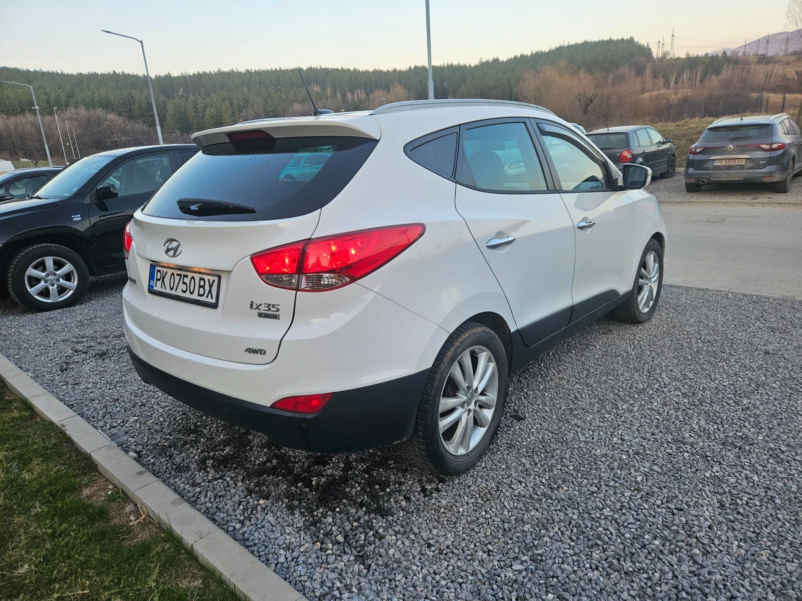 Hyundai IX35 2.0 CRDi 4x4 Навигация, снимка 3 - Автомобили и джипове - 53849859
