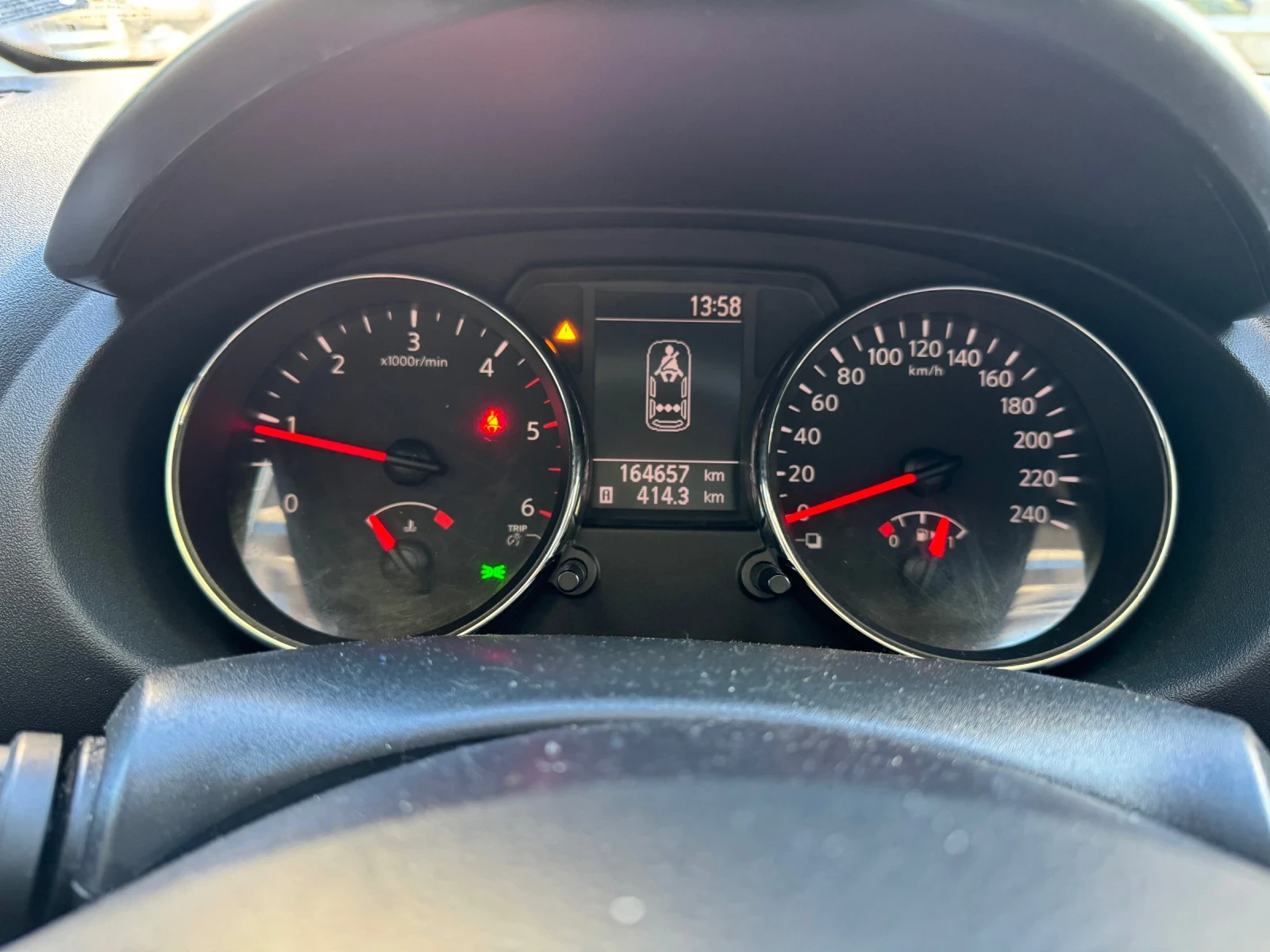 Nissan Qashqai 1.5DCI, снимка 7 - Автомобили и джипове - 54640448
