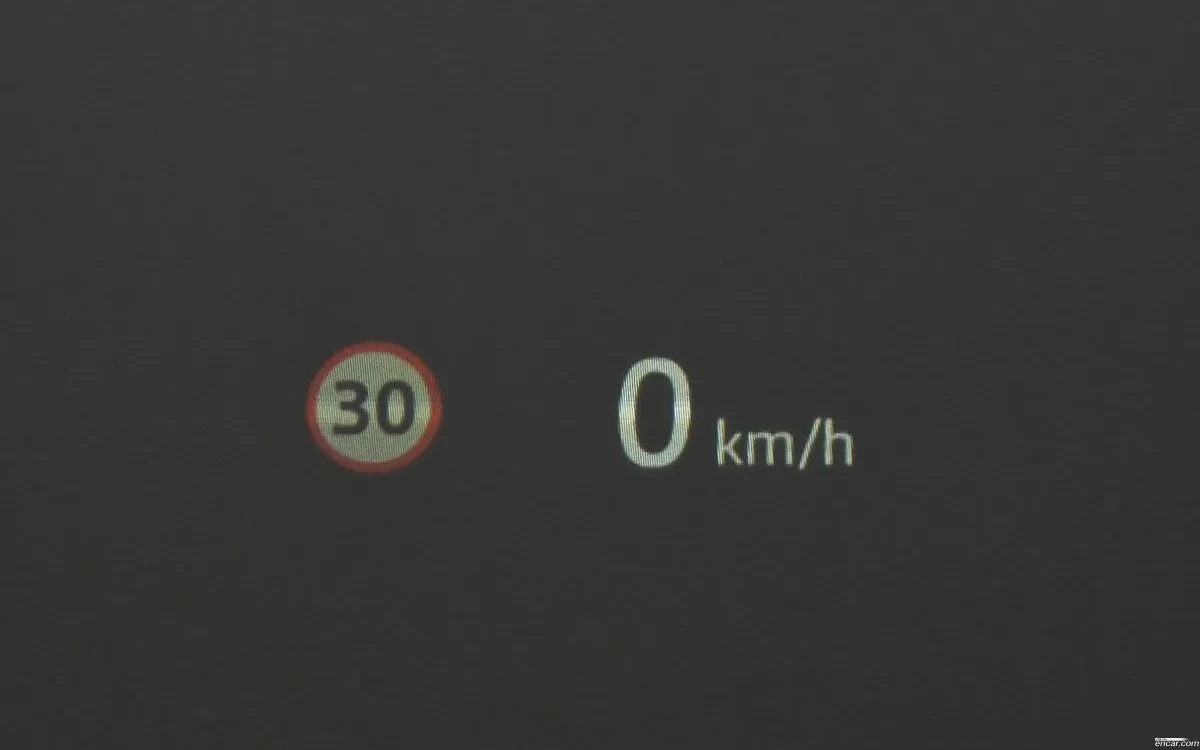 Land Rover Range Rover Sport HSE DYNAMIC| MERIDIAN| 360| HUD| AIR| ACC| 4AC, снимка 12 - Автомобили и джипове - 55063463